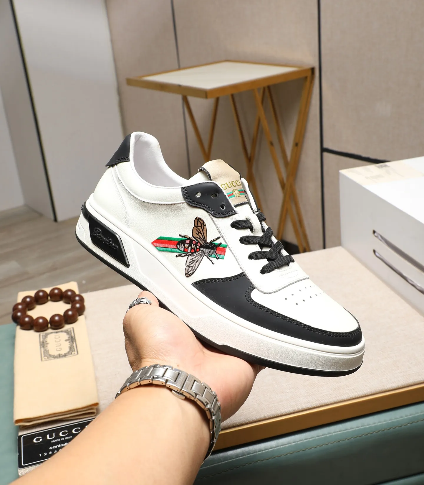 Men's shoes 💰440 GUCCI's latest spring model is on sale at the same time at the counter. Original calfskin imported from Italy, genuine leather lining, (high-end, extravagance, and class) exquisite workmanship. Sole: original sole provided by the original factory, ⚠exclusive double-layer movable molded sole super comfortable⚠, real shot 🎬The real thing is better🔍🔍"High quality·Follow the item" Code number 38-44